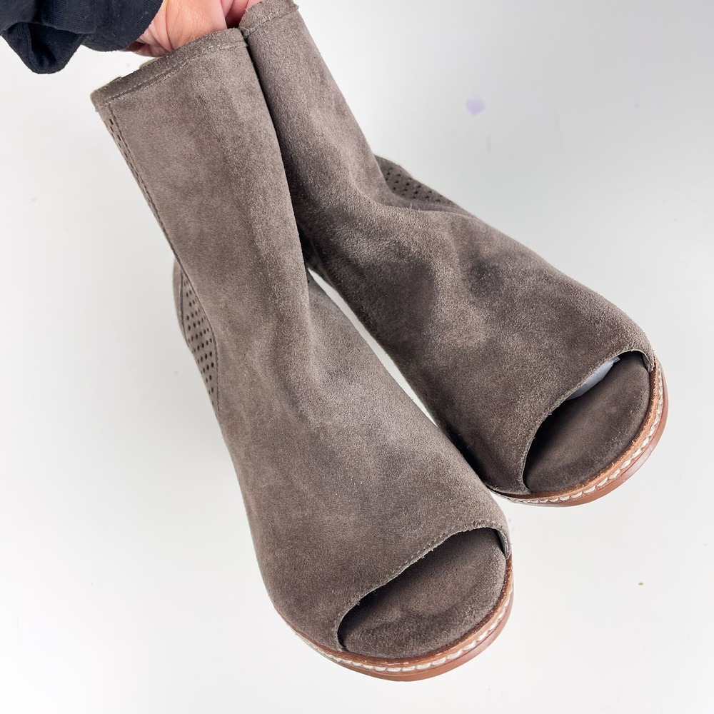 Gianni Bini Womens 10 Suede Leather Gray Ankle Booties Boots 4.5" Heel Open Toe - Picture 3 of 12